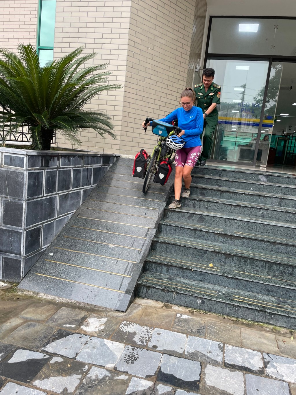 Lao Cai (Vietnam) to Hekou&nbsp;(China)